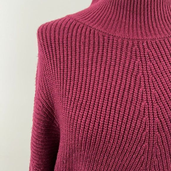 NWT ELODIE‎ Red Wine Knit Turtle Neck Sweater (M) - Picture 3 of 8